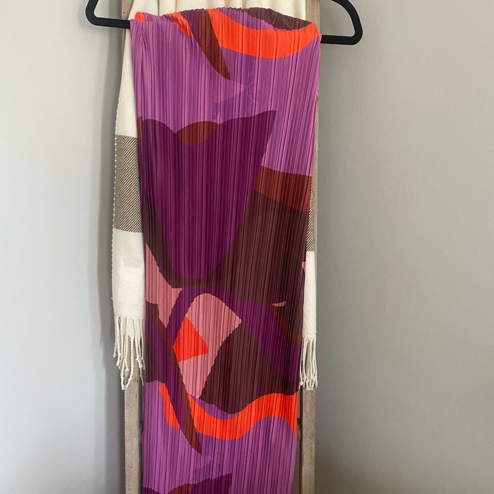 PrettyLittleThing Colorful Pleated Skirt